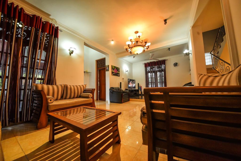 Asian Villa Negombo Exterior photo